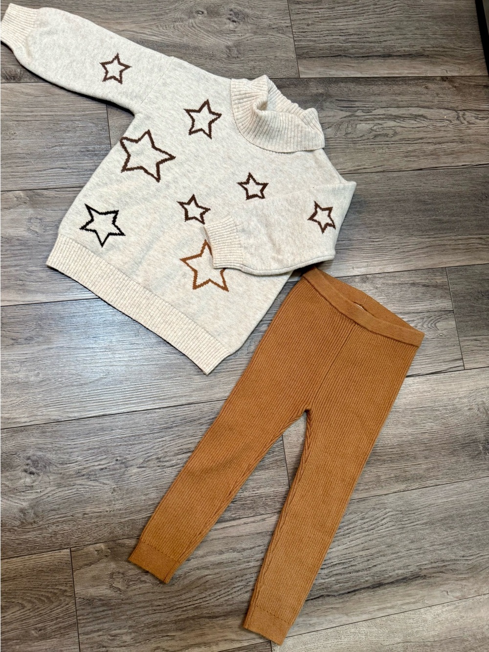 GAP Kids Cream Sweater with Brown Star Accents and Tan Ribbed Leggings